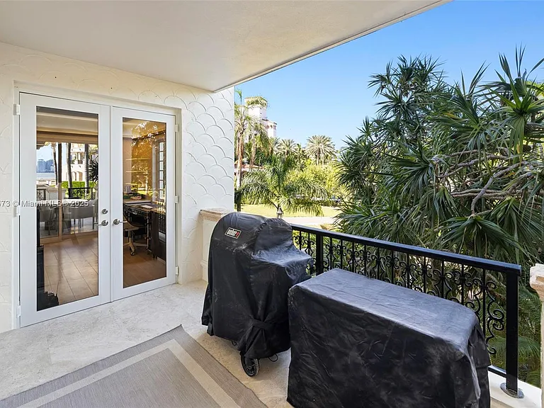 4924 Fisher Island Dr #4924 — Photo 28