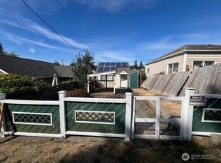 913 Charlotte Ave W, Bremerton, WA 98312