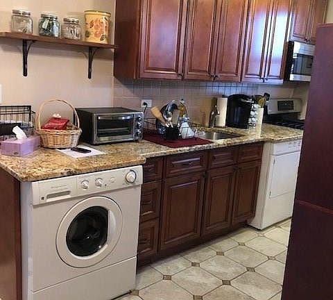 2nd image of 2001 Pearson St #86E