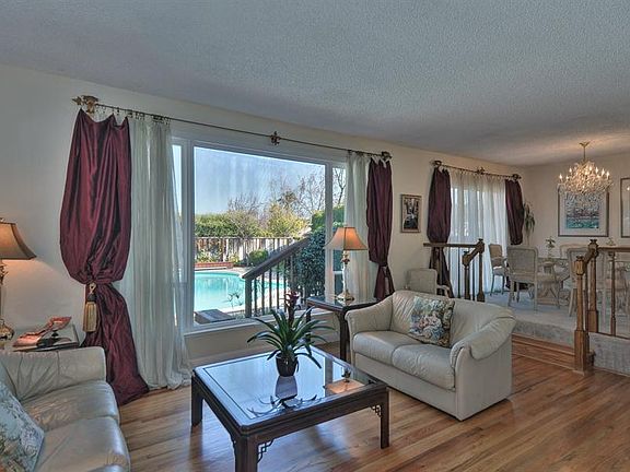 5th image of 725 Vonna Ct