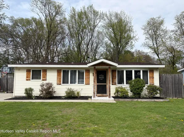 43 Country Club Drive, Mt. Marion, NY 12456