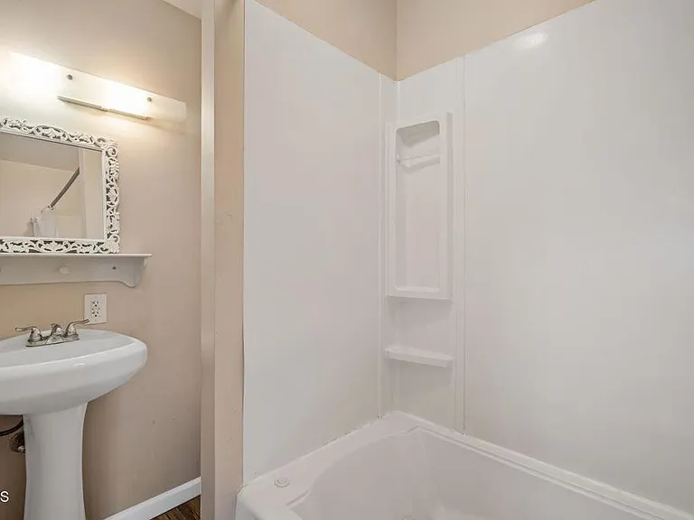 31 S Parkwood Ave — Photo 10