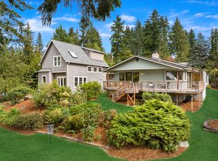 1025 Lovell Ave NW, Bainbridge Island, WA 98110