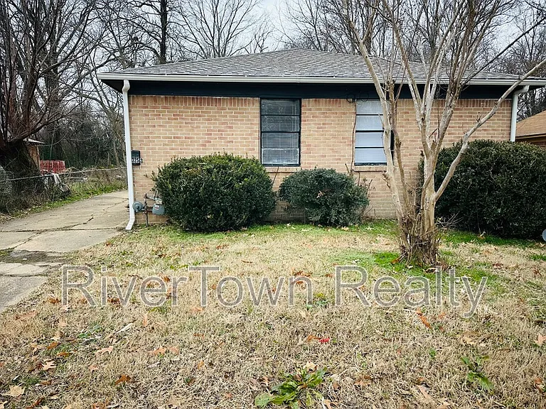 3253 Ford Rd — Photo 1