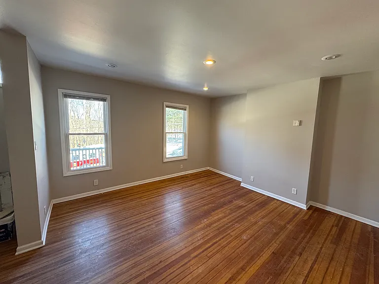138 Pawling Ave #138 — Photo 9
