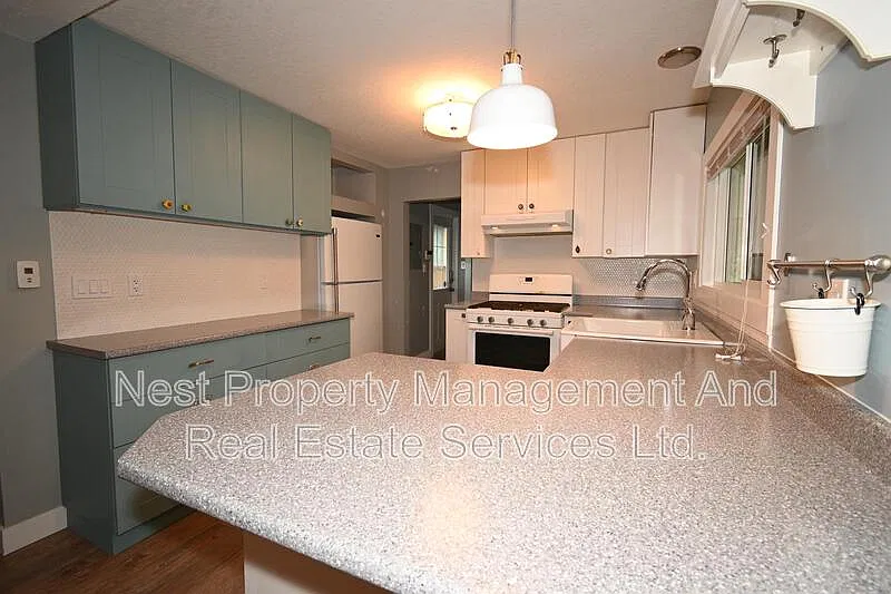 2 bed, 1.0 bath, 816 sqft, $1,995 — Photo 3