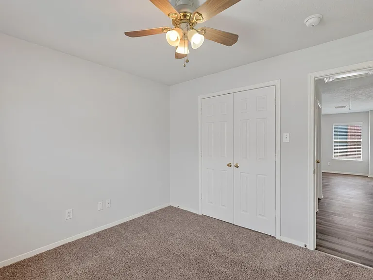 21907 Willow Shade Ln — Photo 34