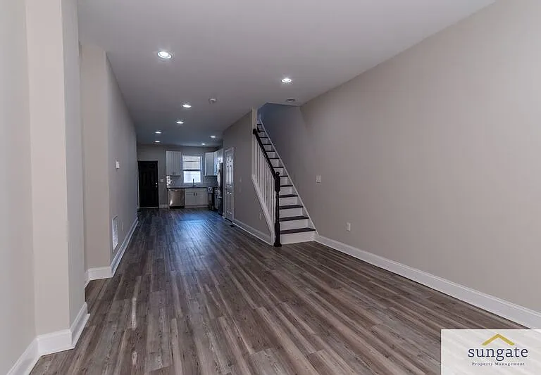 2340 W Fayette St — Photo 2