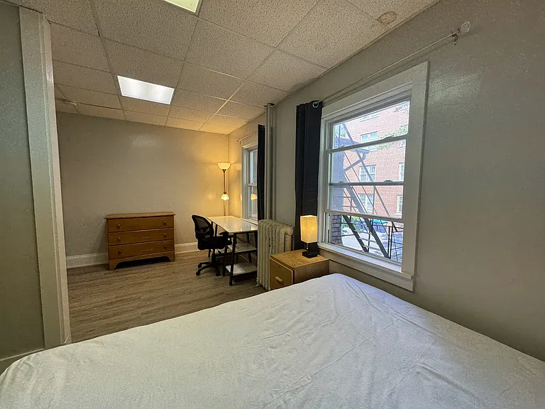 614 University Ave — Photo 21
