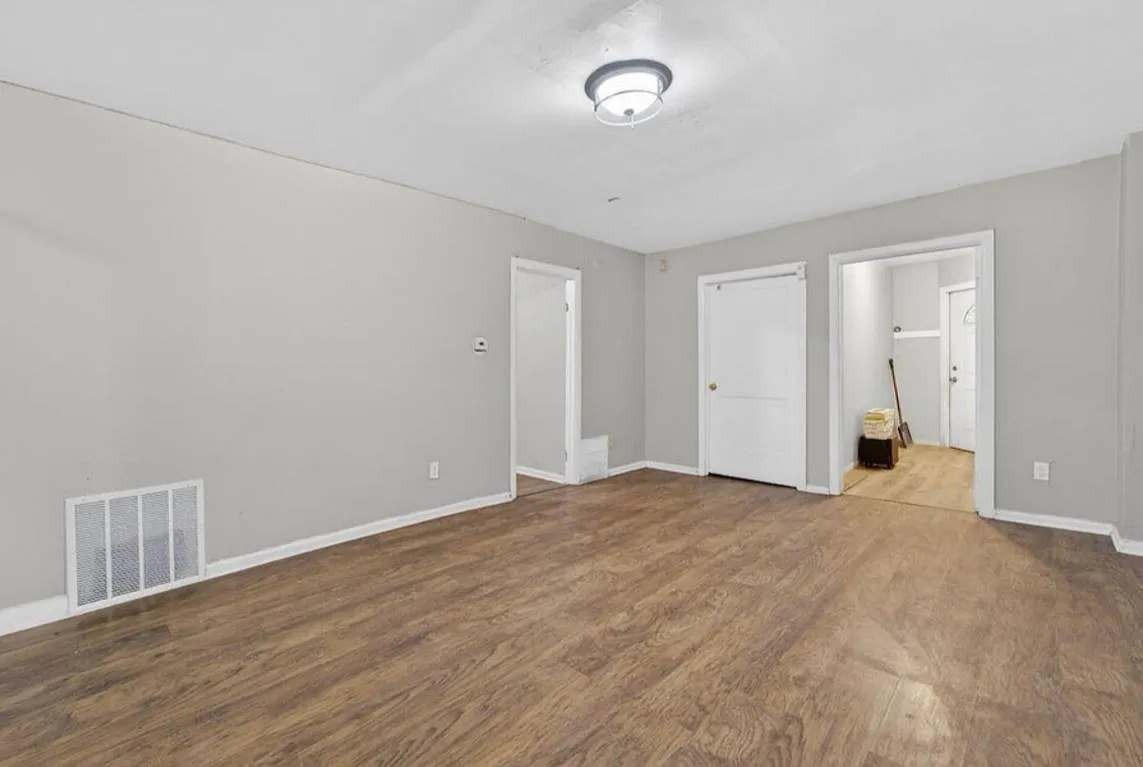 Building Photo - 1227 W Juneau Ave #1227