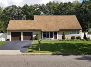 29 Harford Dr, Coram, NY 11727