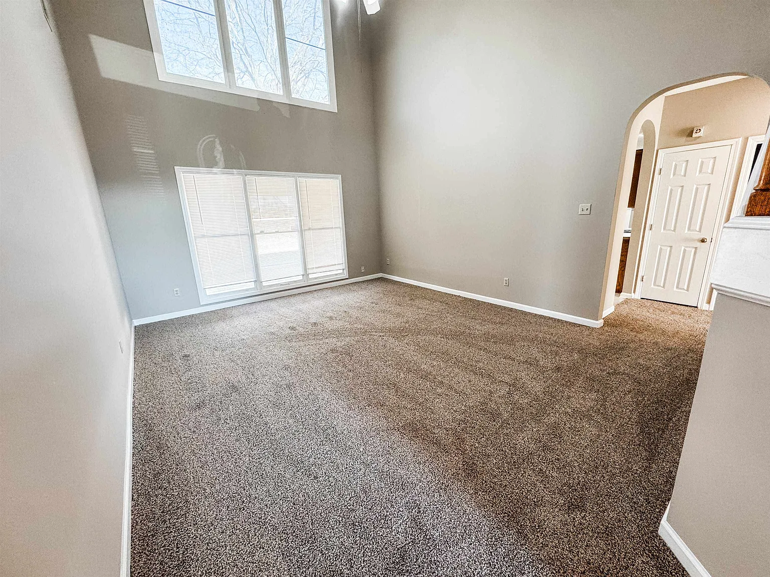 4 bed, 3.5 bath, 2659 sqft, $2,800 — Photo 2