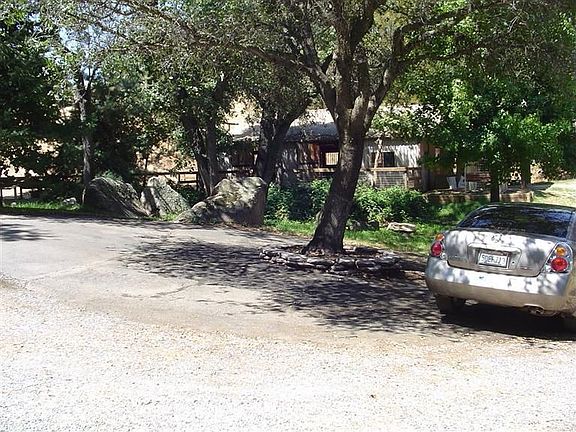 4th image of 10050 Summerhill Ln