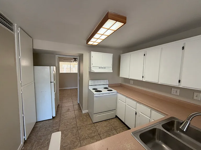 3302 W Northern Ave #2 — Photo 6