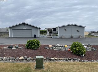 98608 Camellia Dr, Brookings, OR 97415