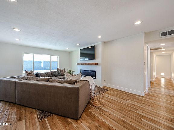 4th image of 5209 E BECK Lane