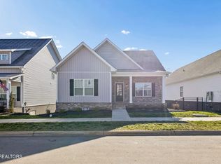 122 Roseberry St, Oak Ridge, TN 37830