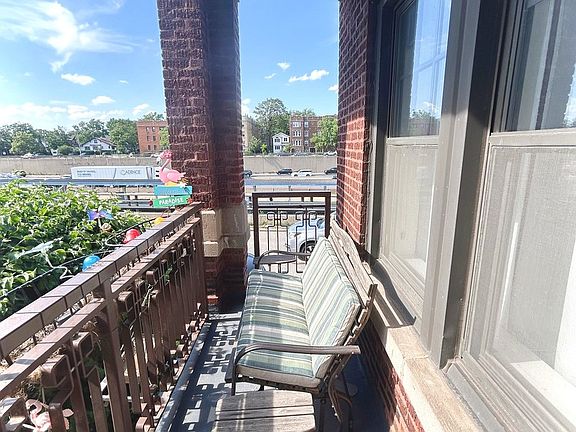 2nd image of 629 Garfield St #1N