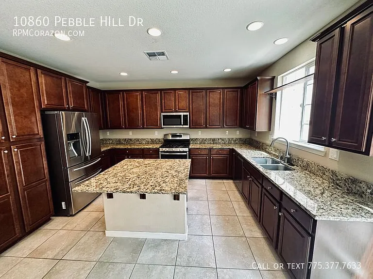 10860 Pebble Hill Dr — Photo 10