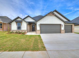 9213 Taggert Ln, Yukon, OK 73099