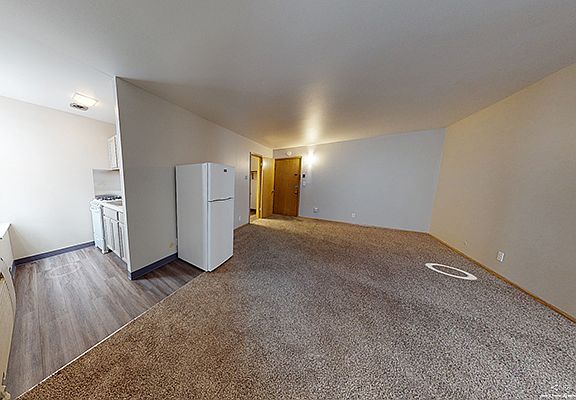 2nd image of 1040 E Knapp St #206