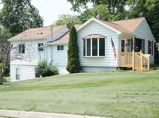 572 Paris Ave, Lansing, MI 48910