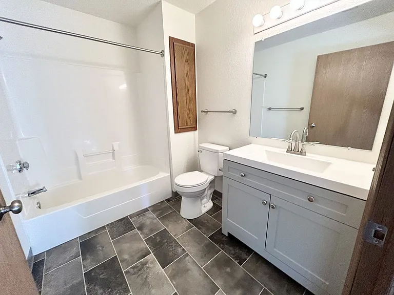 Summerfield Place Apartments — Photo 34