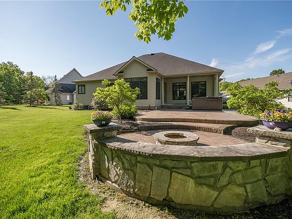 4th image of 3273 Debra Ct