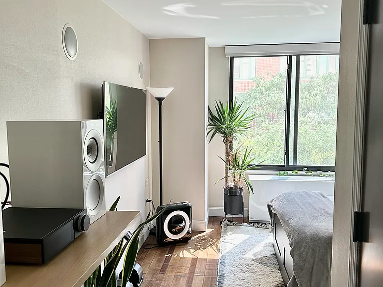303 Greenwich St #3F — Photo 7
