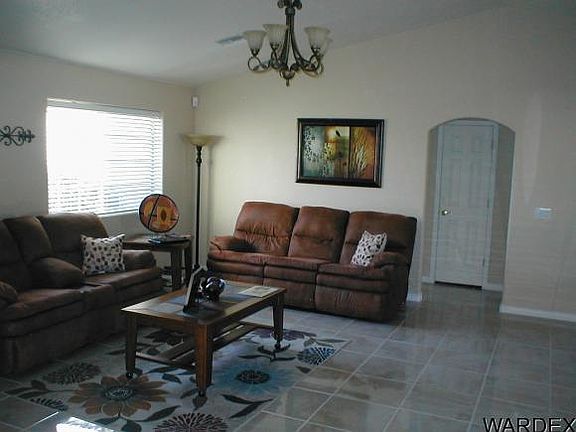 2nd image of 2175 E Hammer Ln