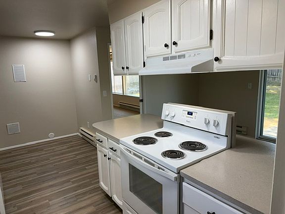 3rd image of 7629 E D St
