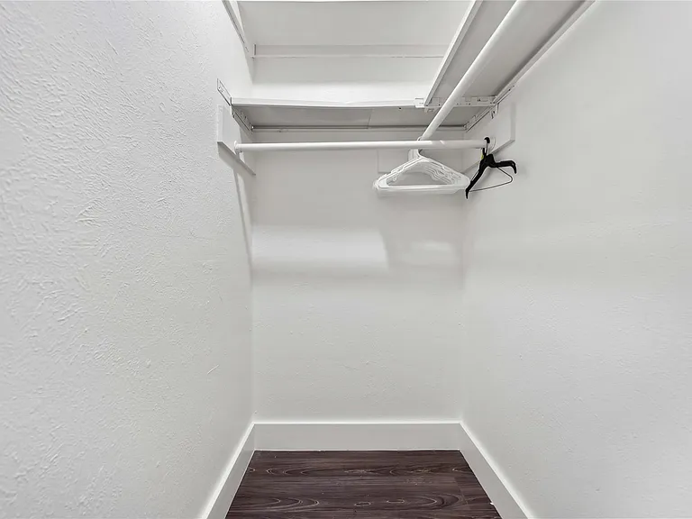 22419 Deville Dr — Photo 28
