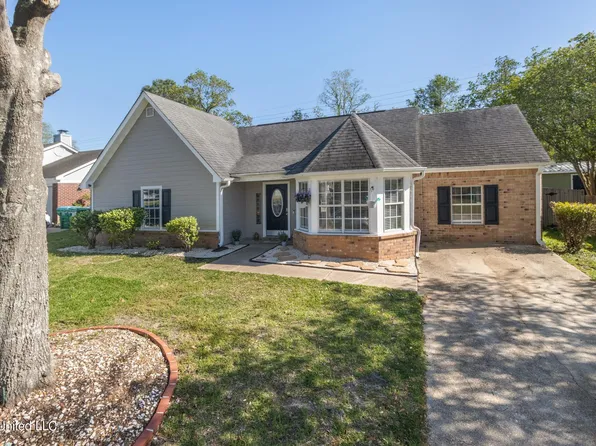 7 Heather Ln, Gulfport, MS 39503