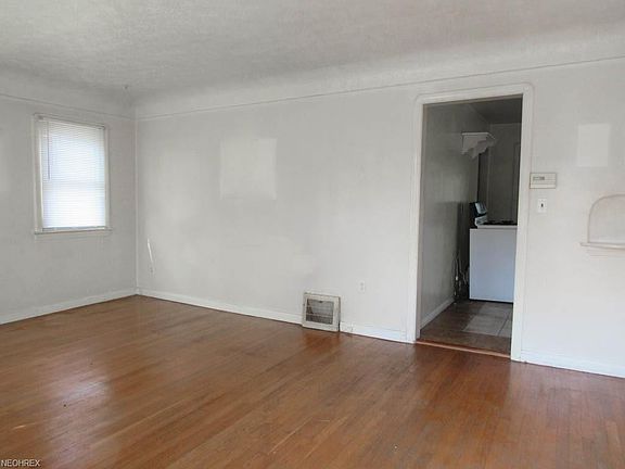 3rd image of 5248 W 147th St