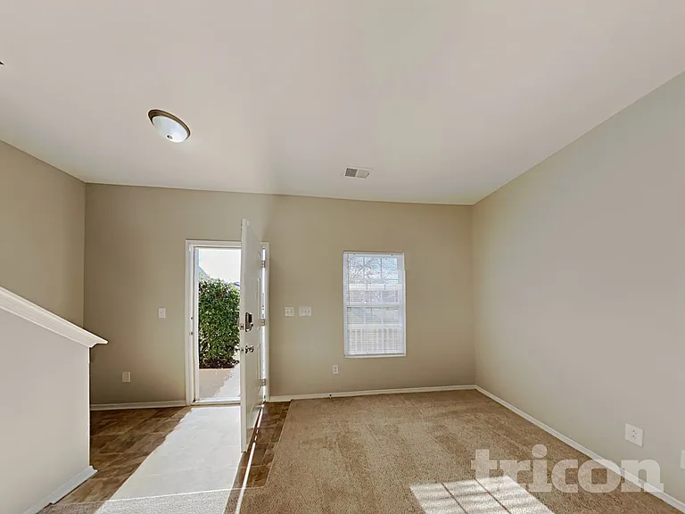 4628 Meadowfield Rd — Photo 4