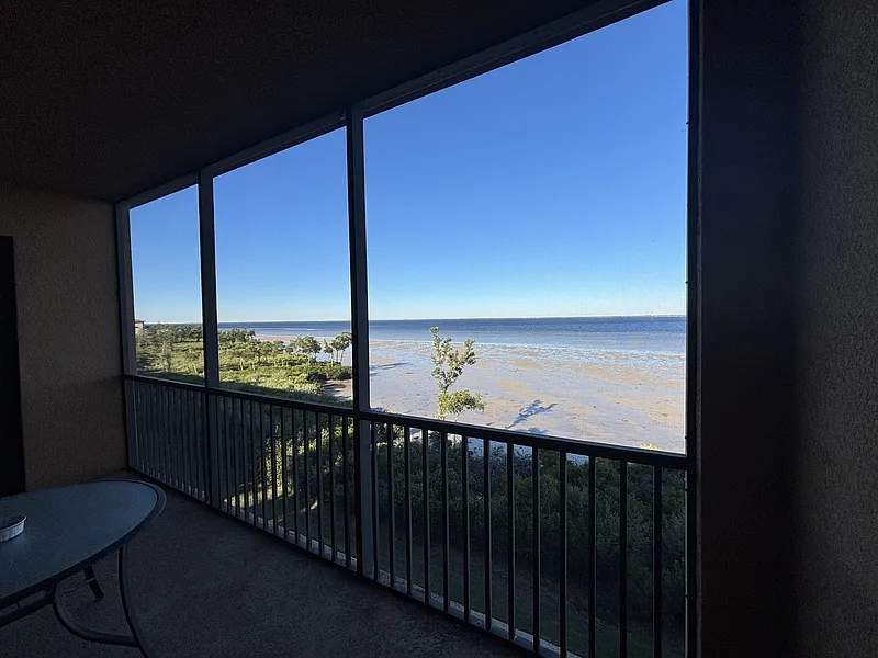 3 bed, 3.0 bath, 2338 sqft, $2,650 — Photo 4