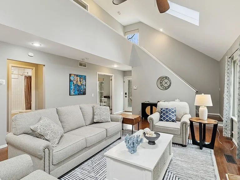 102 Sycamore Dr — Photo 10