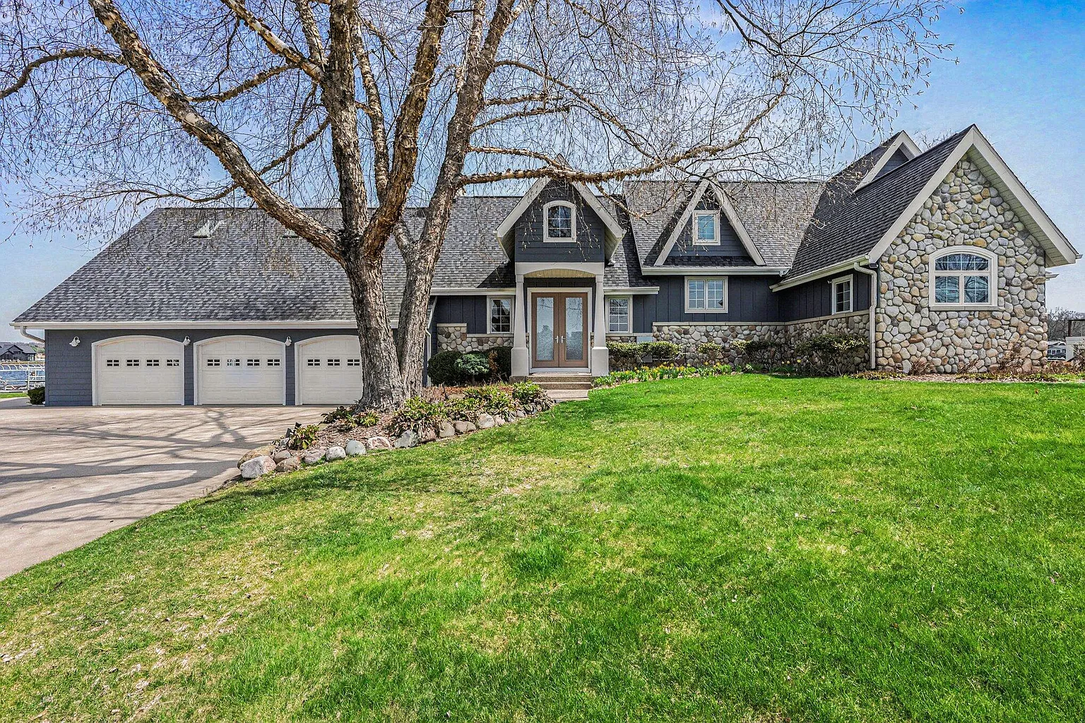 459 Treasure Island Dr photo 1