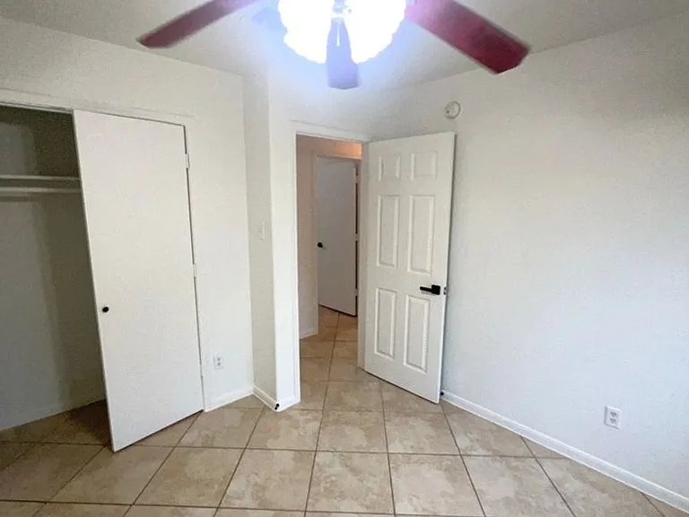 810 Chance Ln — Photo 10
