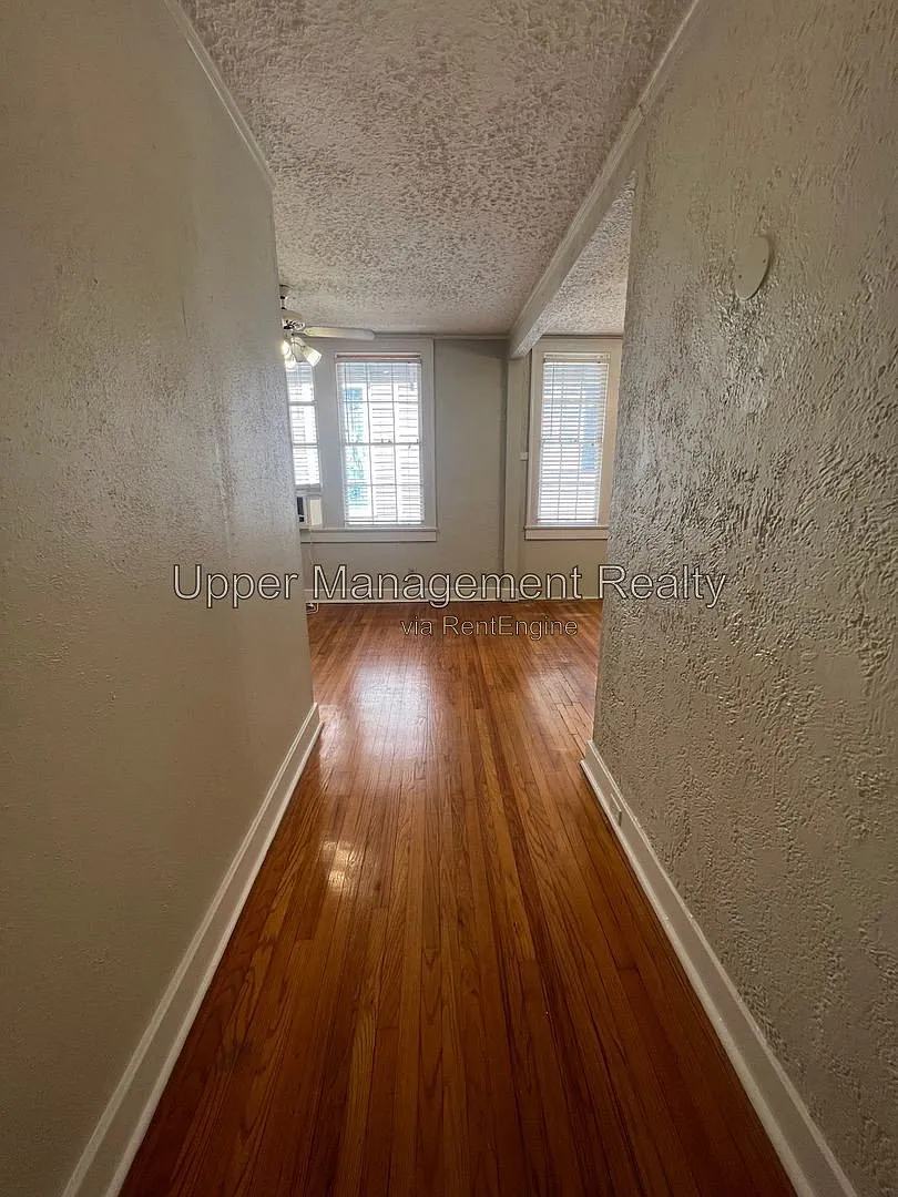 1 bed, 1.0 bath, 525 sqft, $1,100 — Photo 2