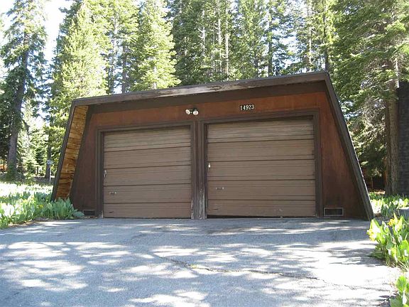 3rd image of 14923 Northwoods Blvd