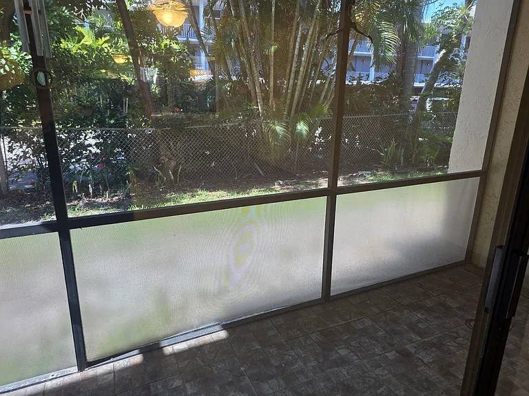 170 SE 7th St #301 — Photo 9