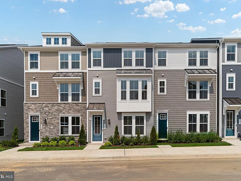 9207 Forkleaf Oak Dr — Photo 1