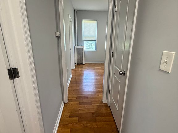 4th image of 146-150 Manhattan Ave #3B