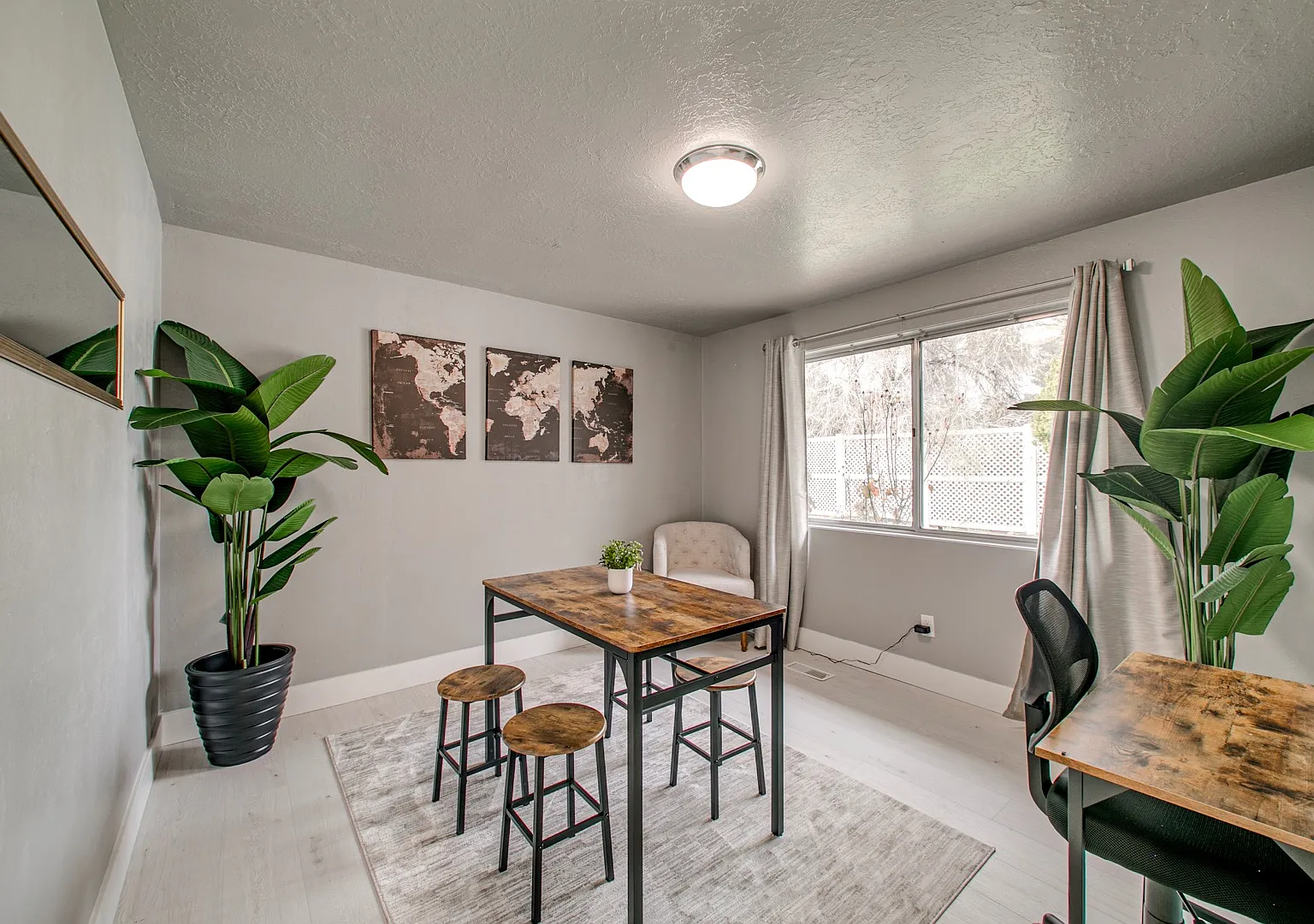 10930 W Sandhurst Dr — Photo 1