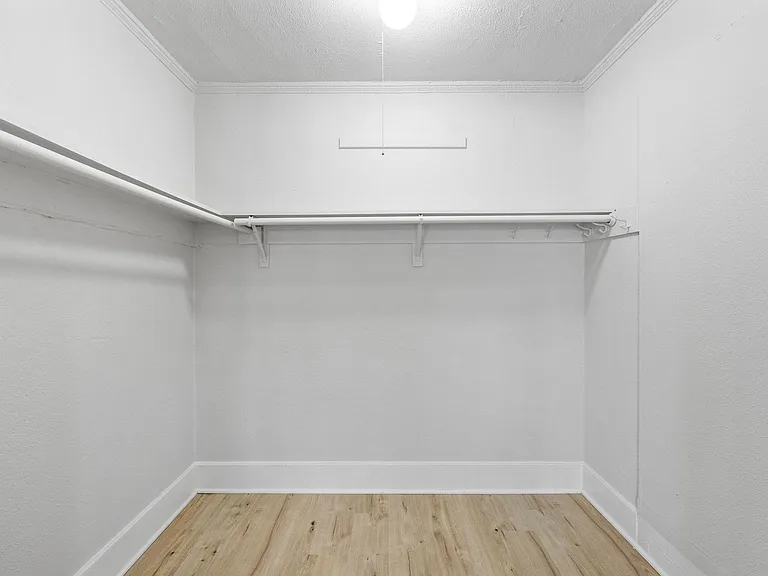Milano Apartments — Photo 11
