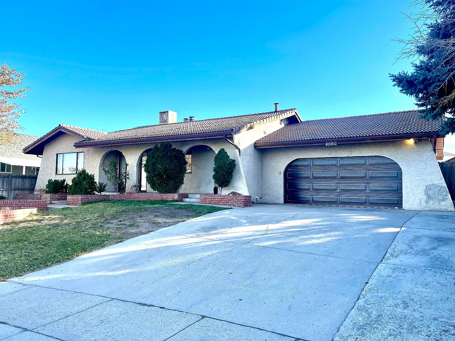 5 bed, 3000 sqft, $3,000 — Photo 2