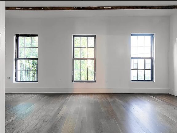 3rd image of 851 Willoughby Ave #3F