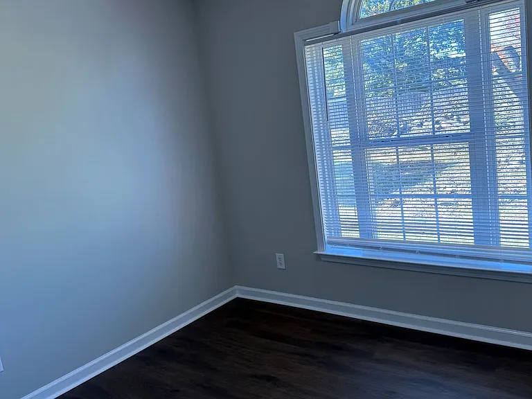 1551 Ridgemont Dr — Photo 14