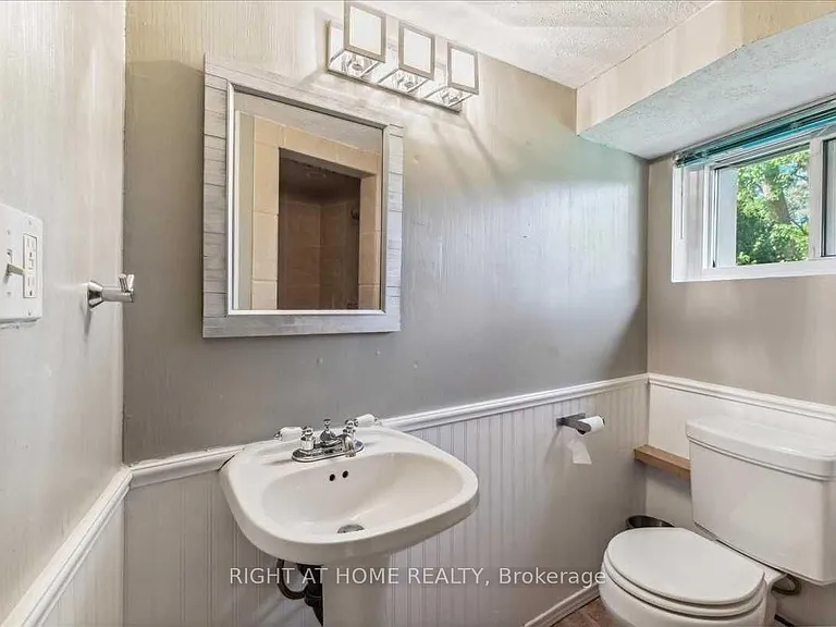 1252 Waterdown Rd #LOWER — Photo 8